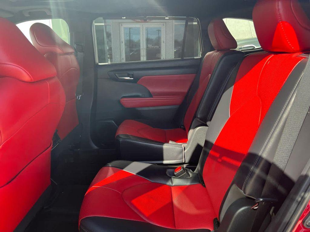 used 2023 Toyota Highlander car, priced at $35,900