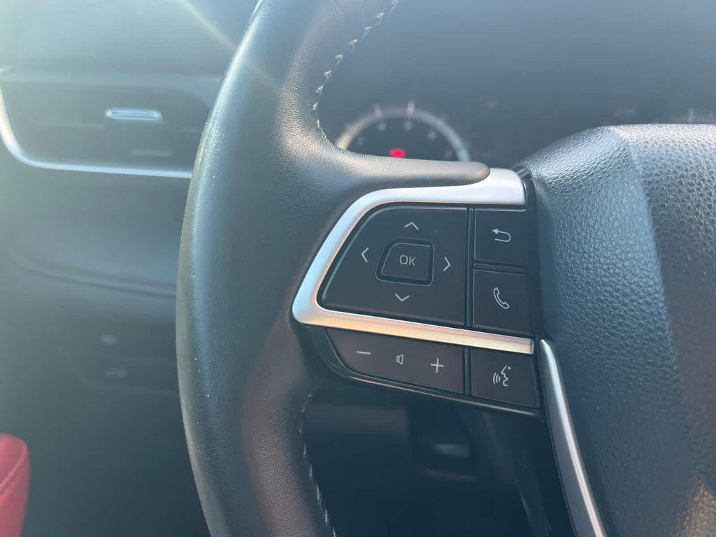 used 2023 Toyota Highlander car, priced at $35,900