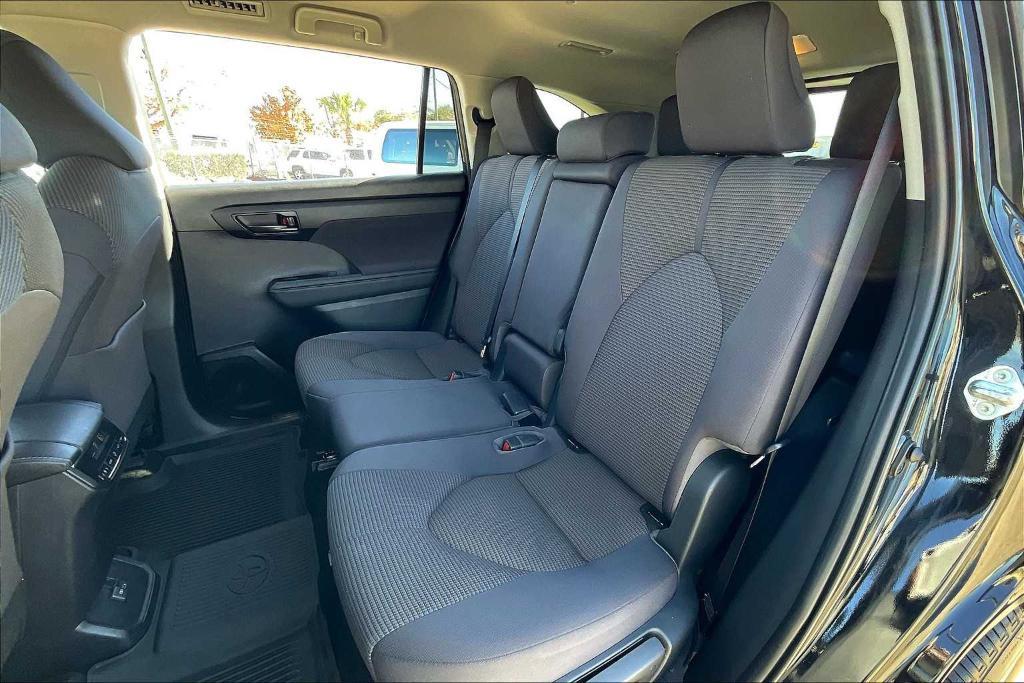 used 2023 Toyota Highlander car, priced at $33,585