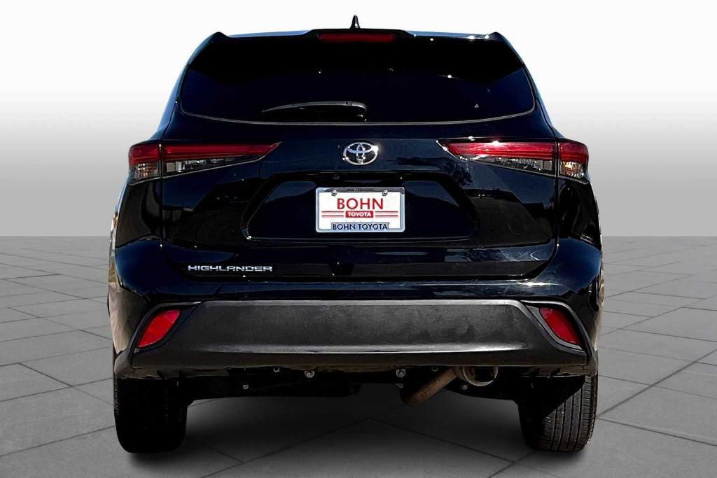 used 2023 Toyota Highlander car, priced at $33,585