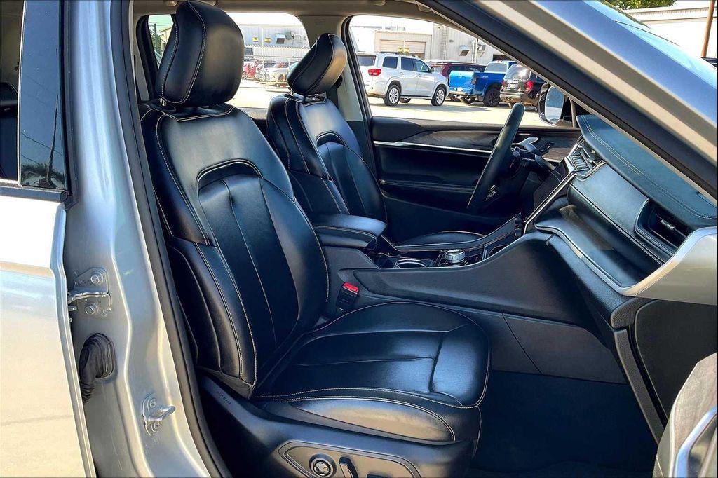 used 2023 Jeep Grand Cherokee car, priced at $26,895