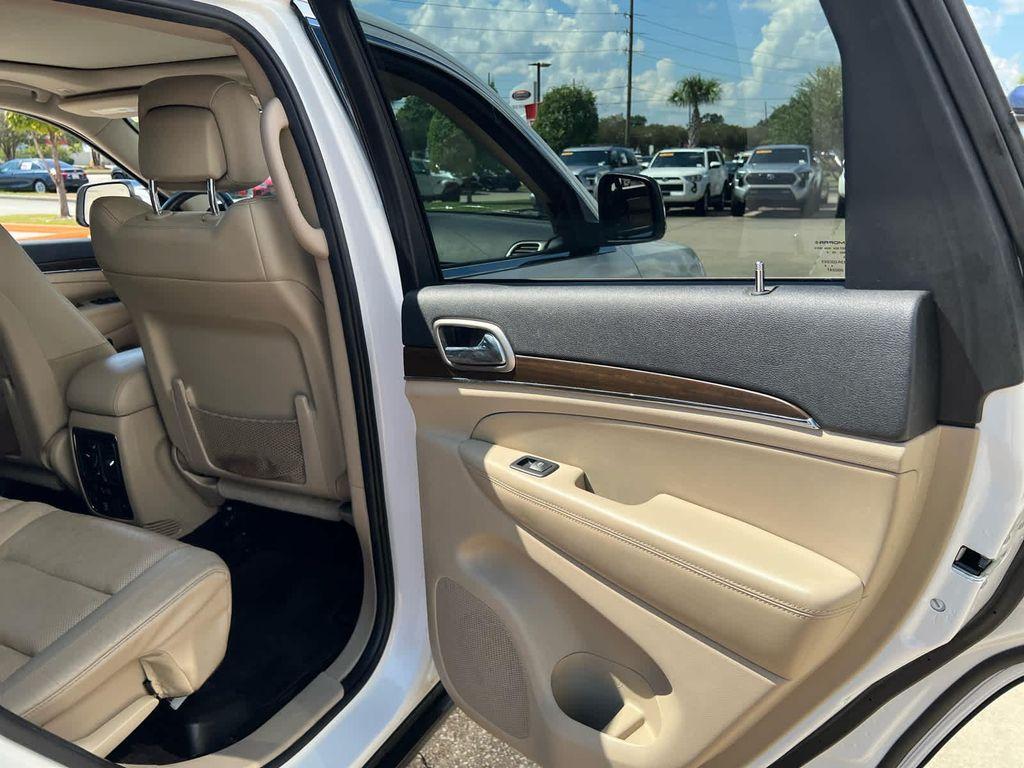 used 2017 Jeep Grand Cherokee car, priced at $9,895