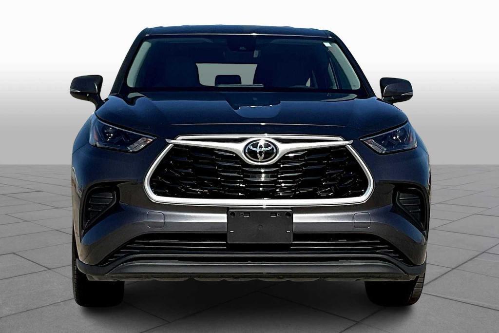 used 2022 Toyota Highlander car, priced at $28,995