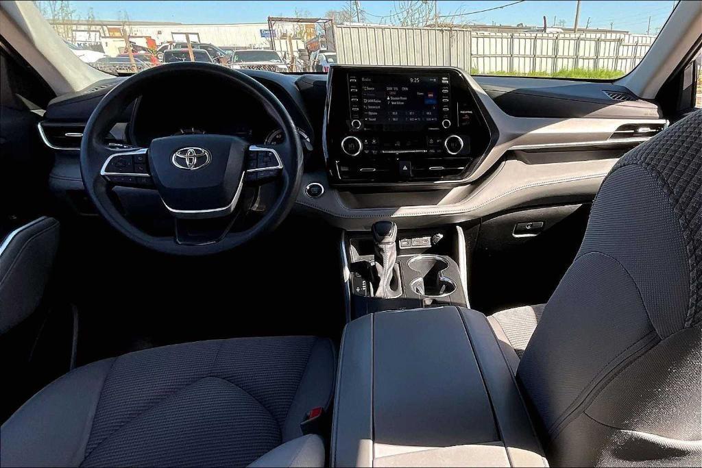 used 2022 Toyota Highlander car, priced at $28,995