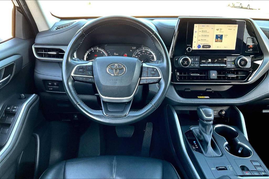 used 2023 Toyota Highlander car, priced at $32,995