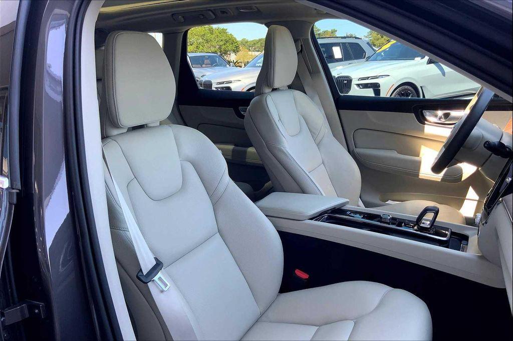used 2022 Volvo XC60 car, priced at $28,795