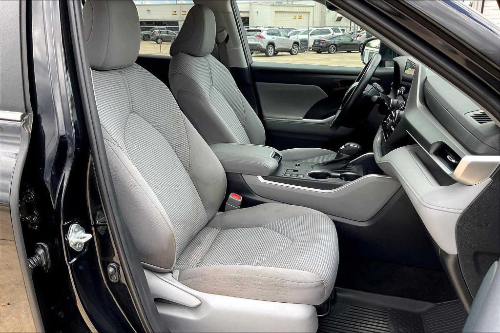 used 2023 Toyota Highlander car, priced at $31,995