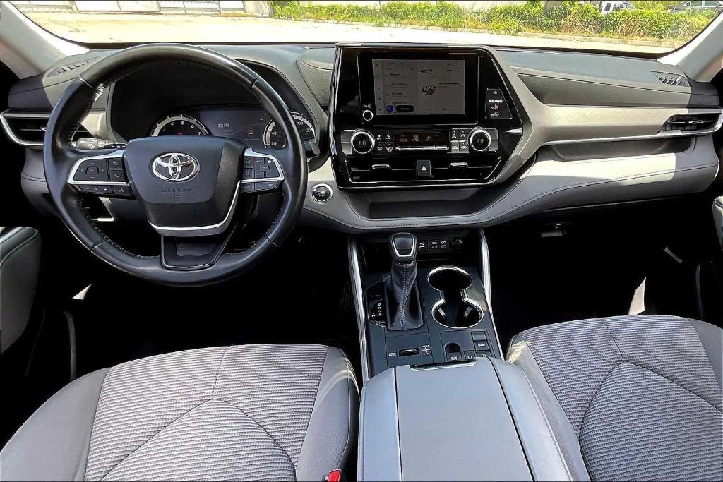 used 2023 Toyota Highlander car, priced at $31,995