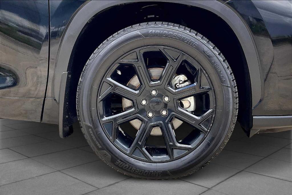 used 2023 Toyota Highlander car, priced at $31,995