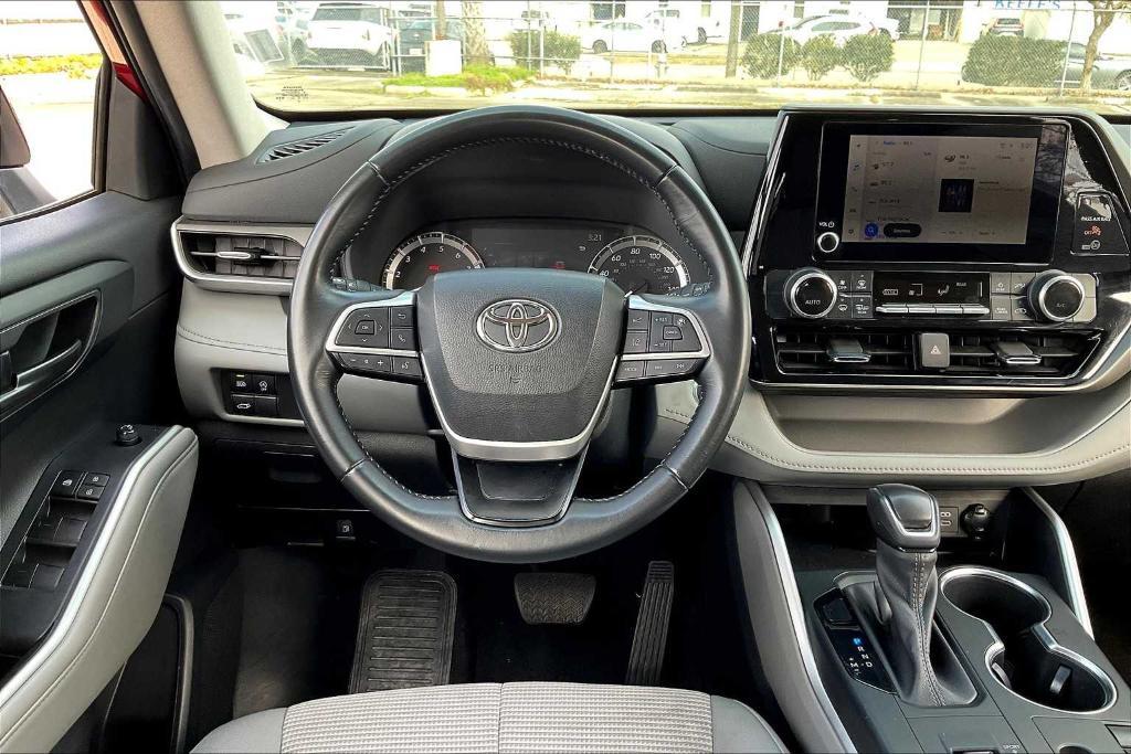 used 2023 Toyota Highlander car, priced at $29,895