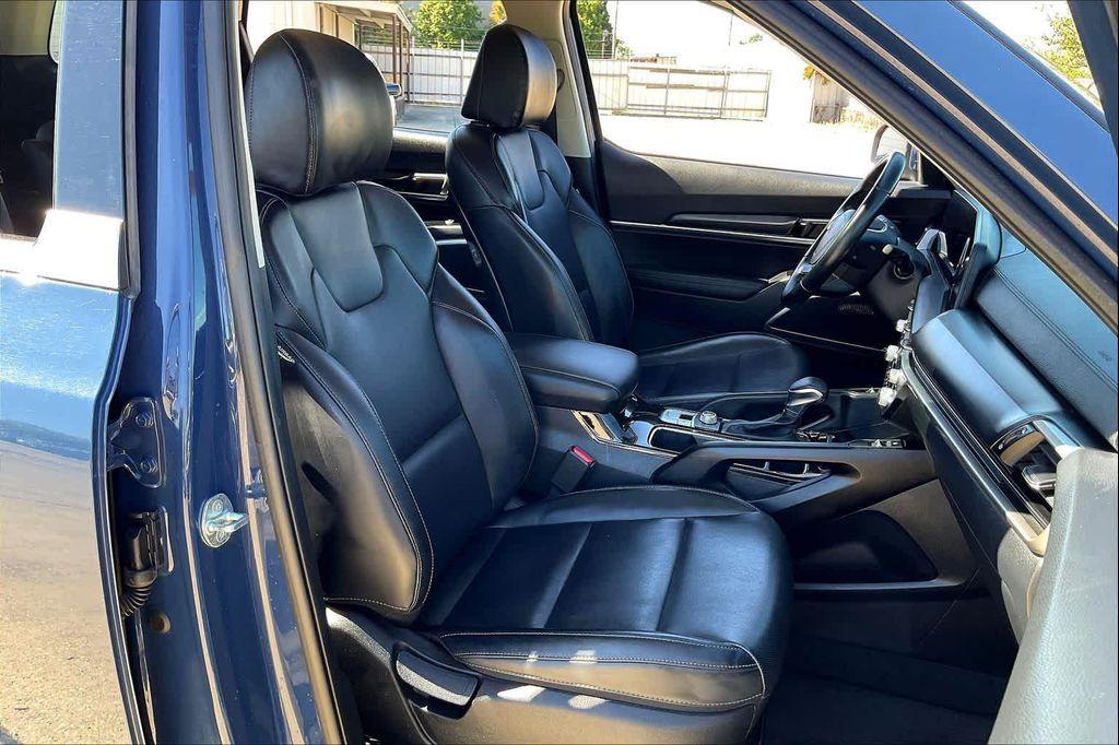 used 2023 Kia Telluride car, priced at $26,995