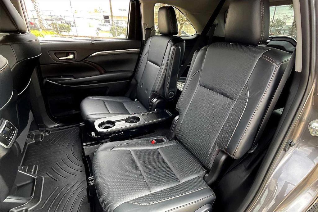 used 2019 Toyota Highlander car, priced at $29,895