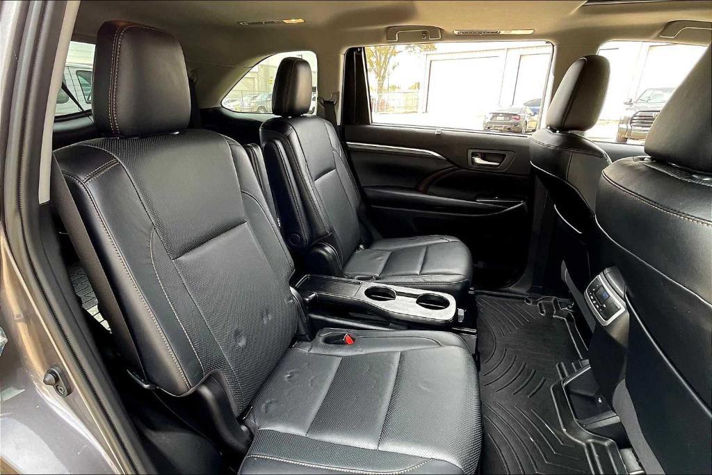 used 2019 Toyota Highlander car, priced at $29,895