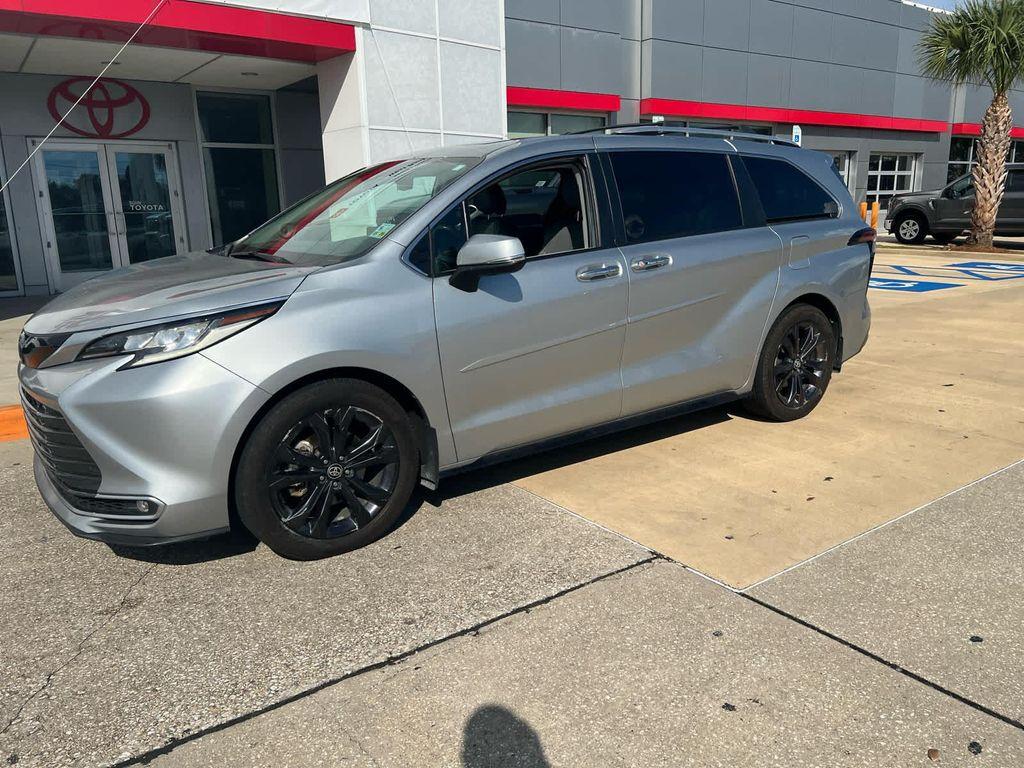 used 2022 Toyota Sienna car, priced at $22,555