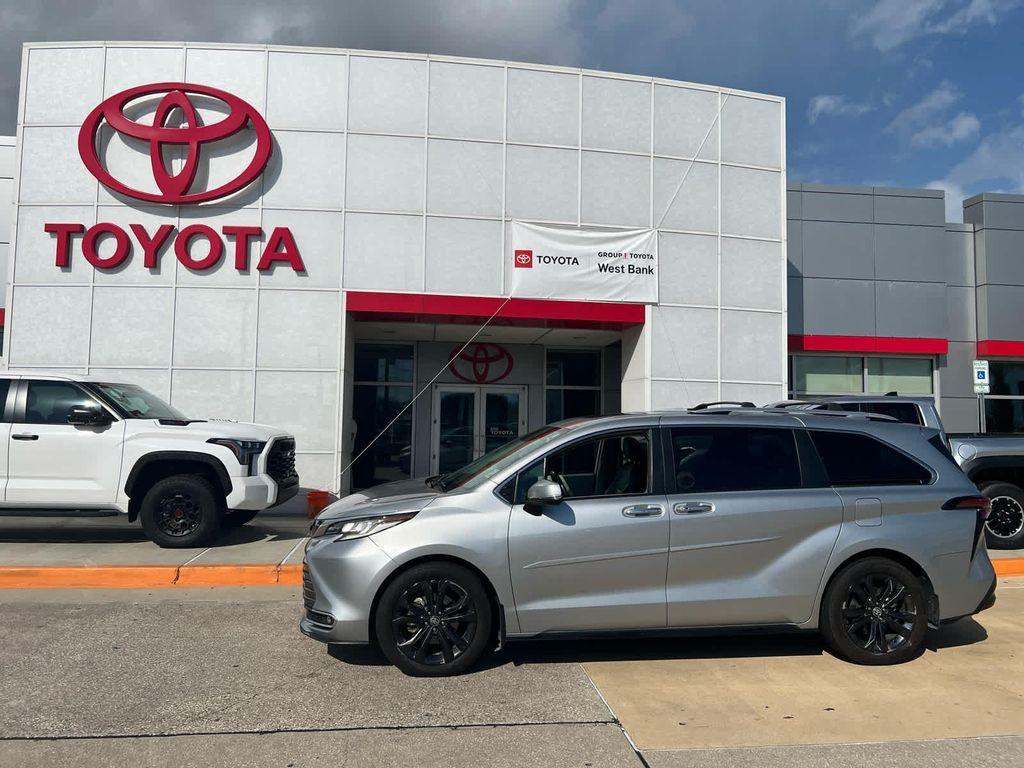 used 2022 Toyota Sienna car, priced at $22,555
