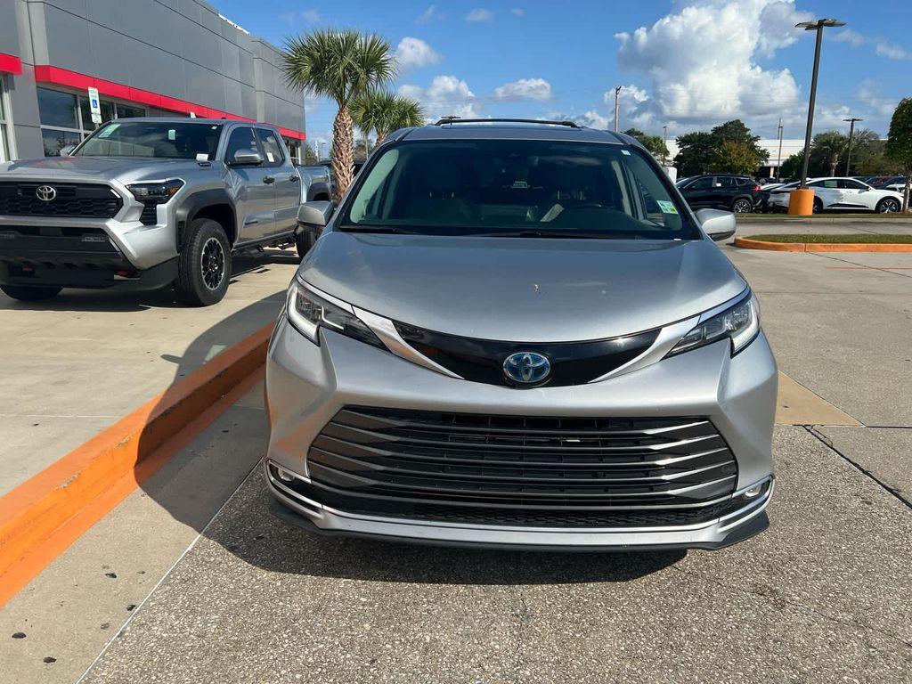used 2022 Toyota Sienna car, priced at $22,555