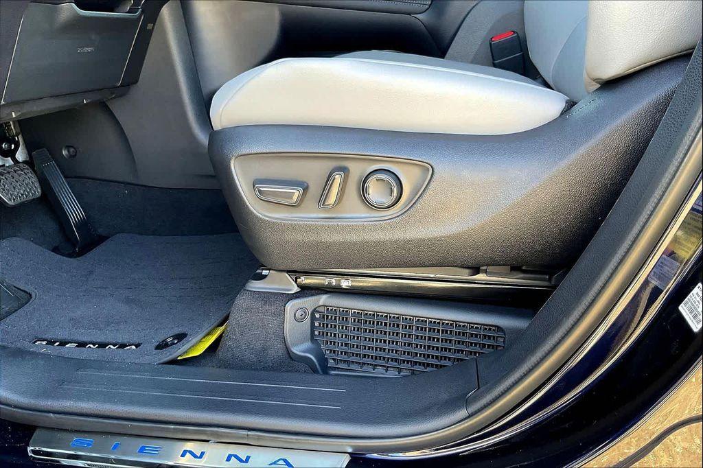 new 2025 Toyota Sienna car, priced at $47,668