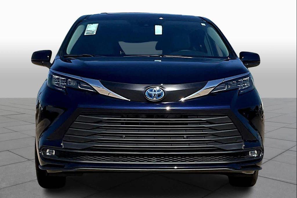 new 2025 Toyota Sienna car, priced at $47,668