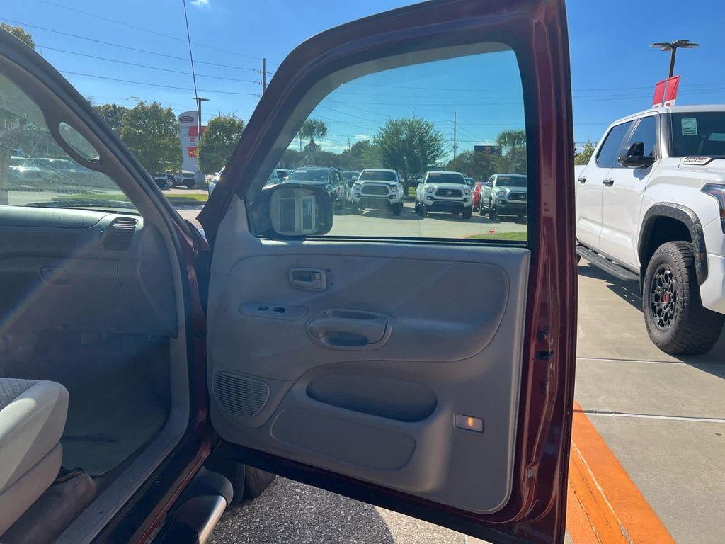 used 2006 Toyota Tundra car, priced at $12,895