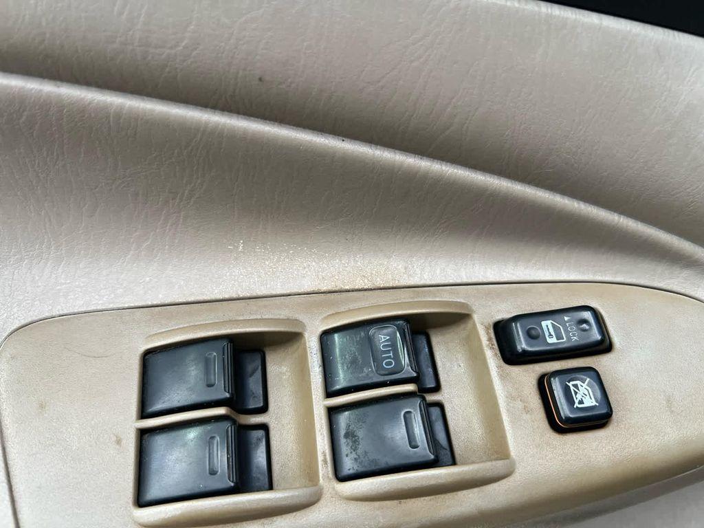 used 2006 Toyota Tacoma car, priced at $13,895