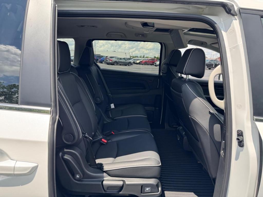used 2025 Honda Odyssey car, priced at $46,709