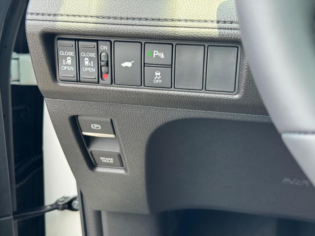 used 2025 Honda Odyssey car, priced at $46,709