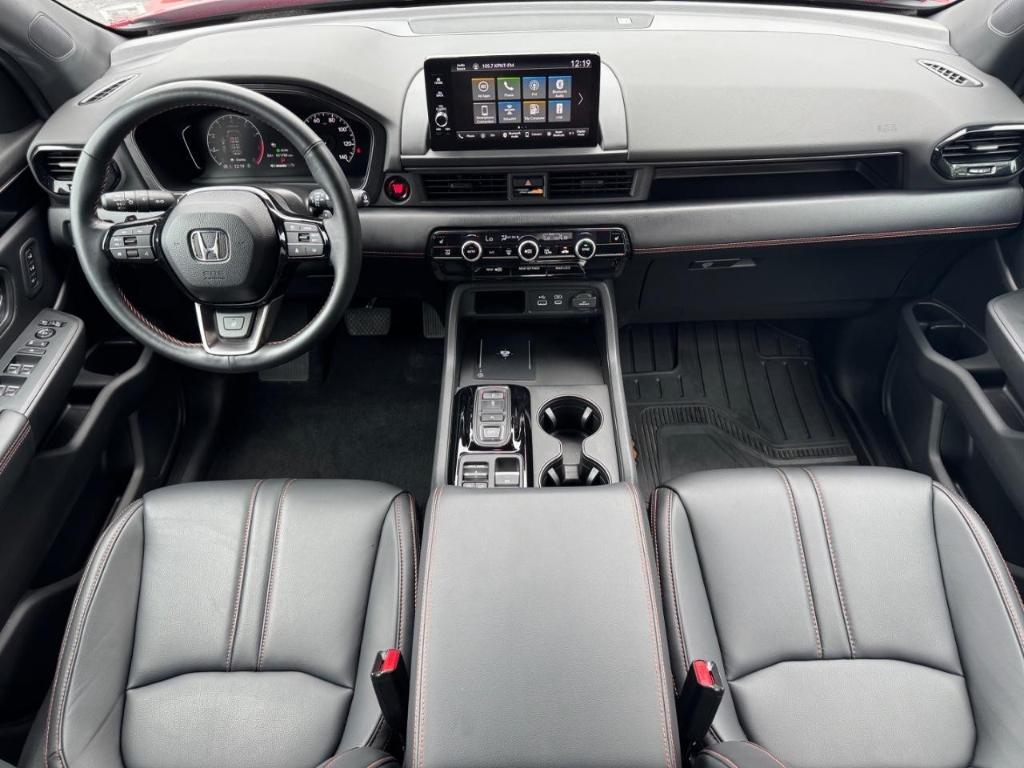 used 2025 Honda Pilot car, priced at $47,401