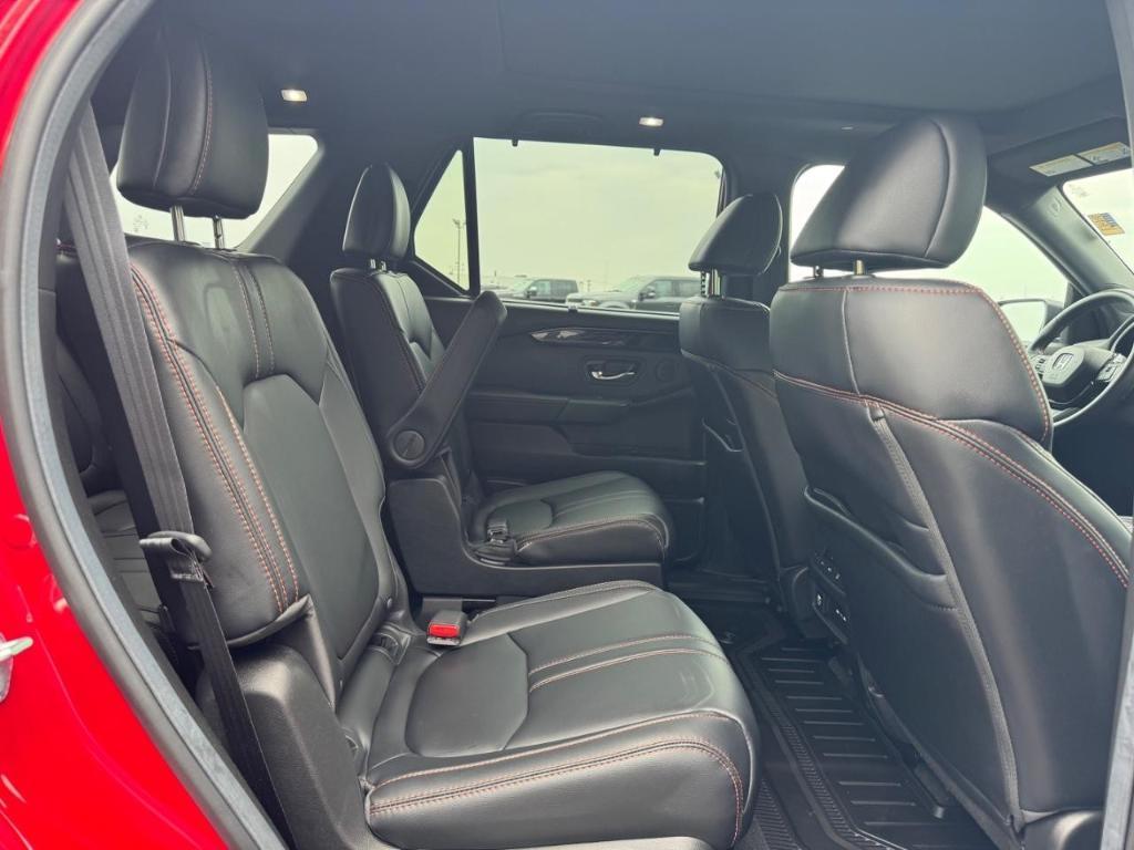 used 2025 Honda Pilot car, priced at $47,401