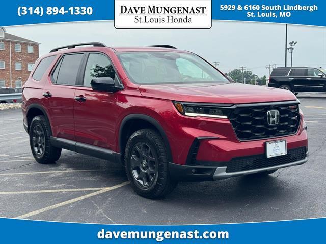 used 2025 Honda Pilot car, priced at $48,291