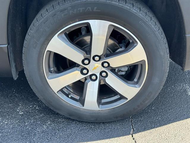 used 2021 Chevrolet Traverse car, priced at $25,799