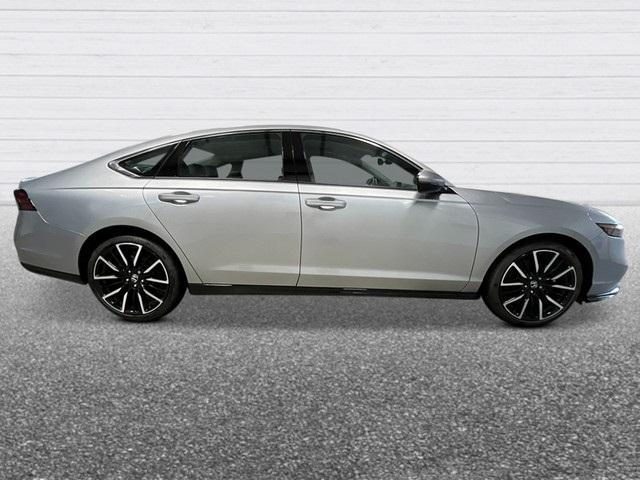 new 2025 Honda Accord Hybrid car