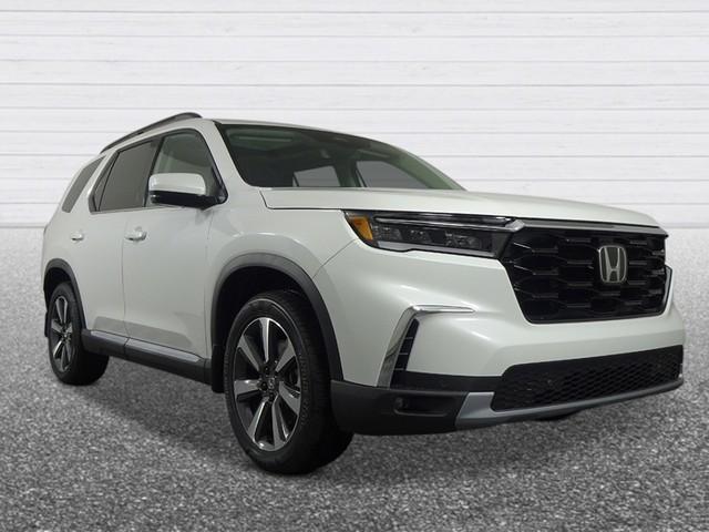 new 2025 Honda Pilot car, priced at $52,235