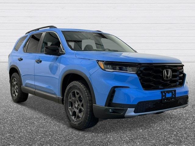 new 2025 Honda Pilot car, priced at $50,950