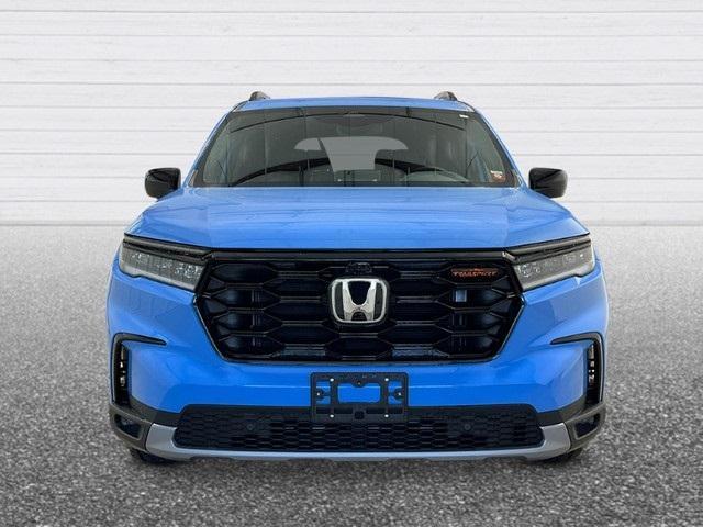 new 2025 Honda Pilot car, priced at $50,950