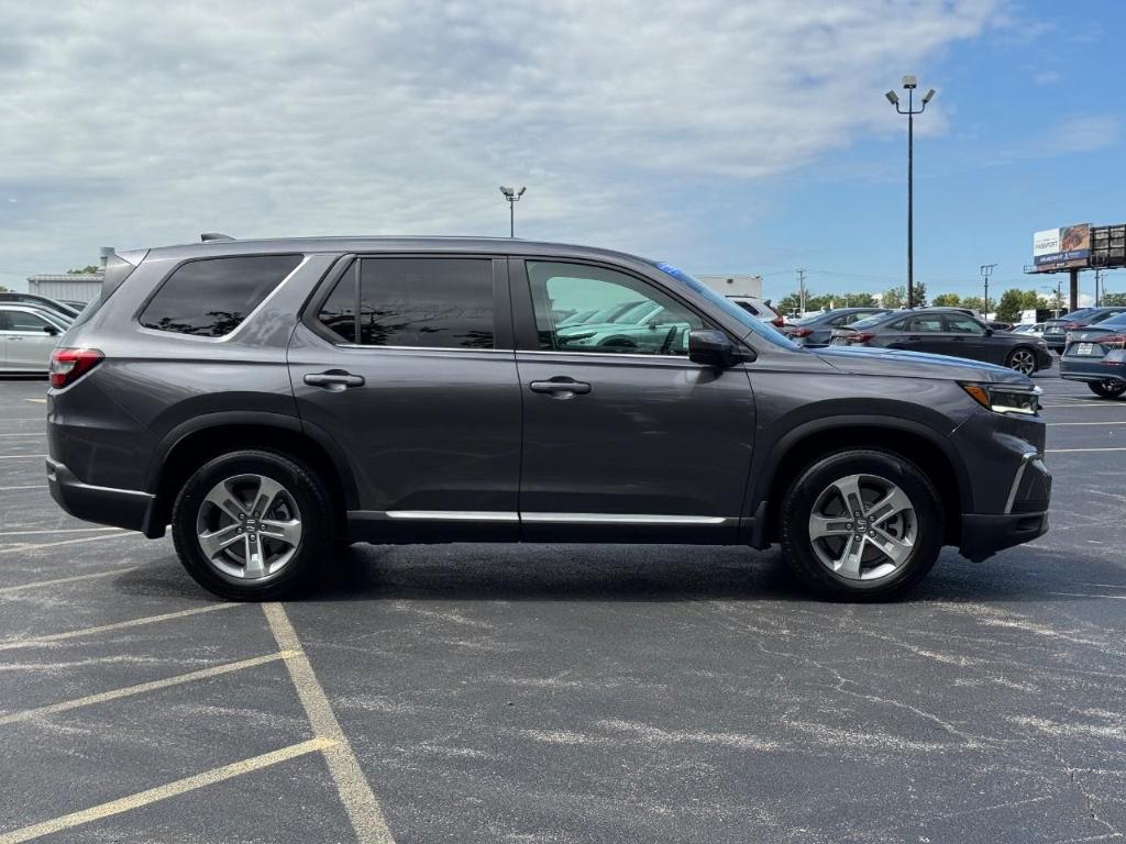 used 2025 Honda Pilot car, priced at $45,999