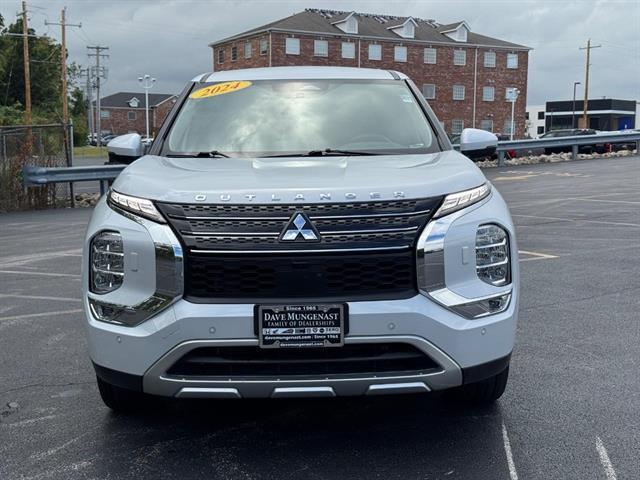 used 2024 Mitsubishi Outlander car, priced at $28,621