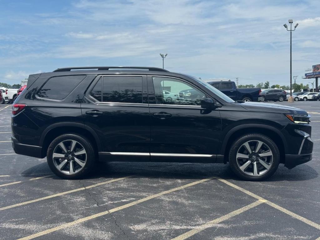 used 2023 Honda Pilot car, priced at $47,283
