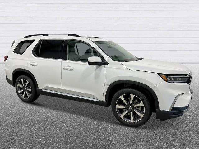 new 2025 Honda Pilot car, priced at $54,985