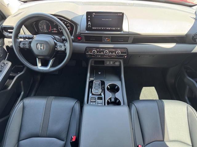 used 2025 Honda Pilot car, priced at $46,401