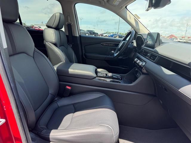 used 2025 Honda Pilot car, priced at $46,401