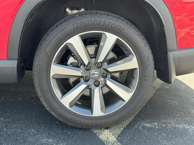 used 2025 Honda Pilot car, priced at $46,401