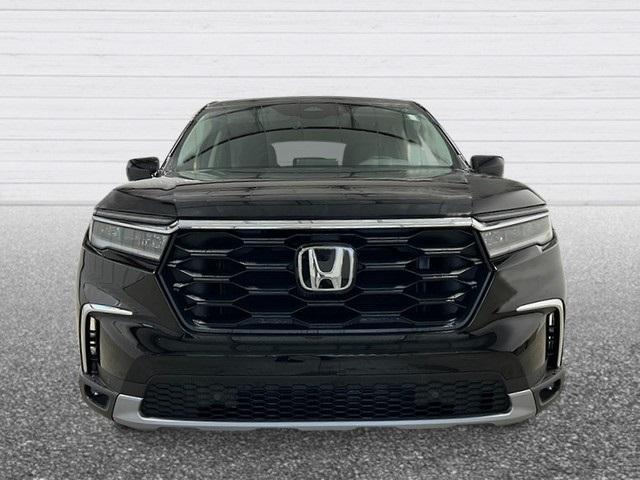 new 2025 Honda Pilot car, priced at $46,995