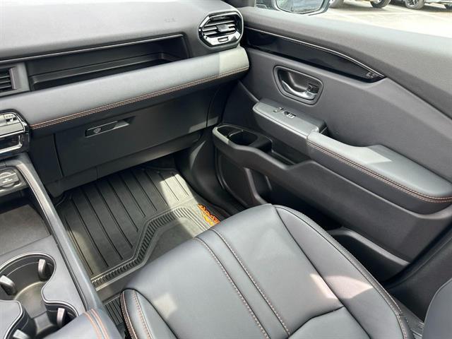 used 2025 Honda Pilot car, priced at $49,999