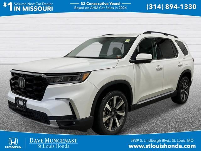 new 2025 Honda Pilot car, priced at $55,715