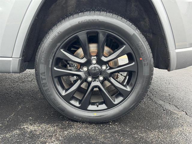 used 2020 Jeep Grand Cherokee car, priced at $28,394