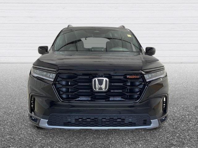 new 2025 Honda Pilot car, priced at $50,795