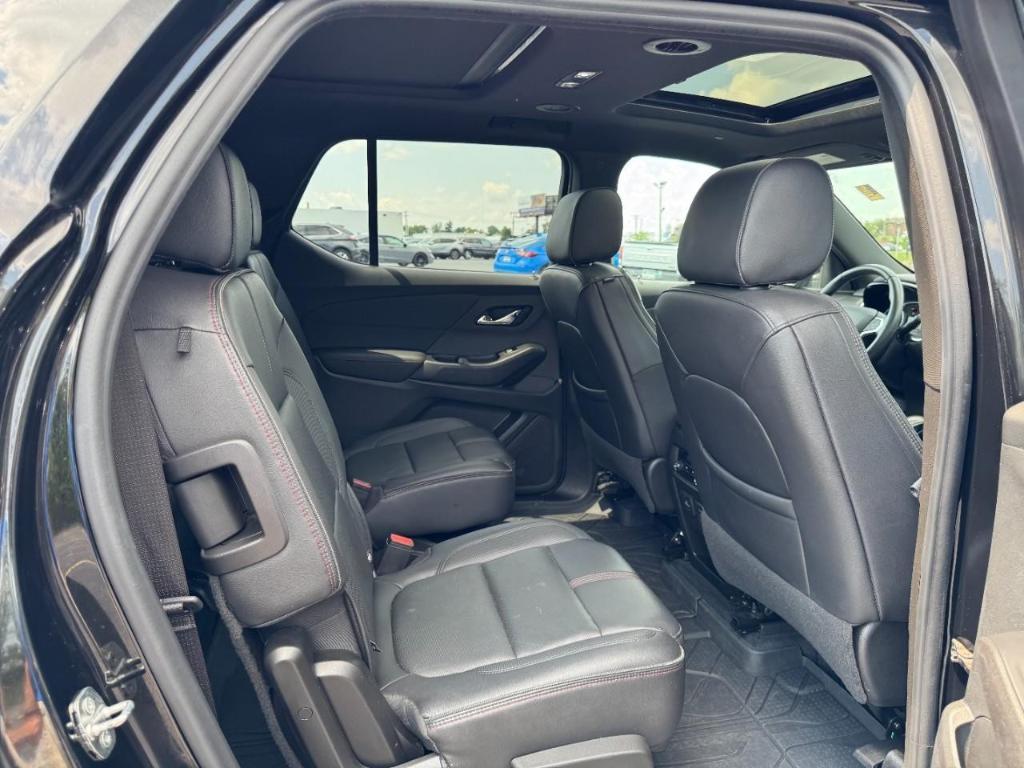 used 2022 Chevrolet Traverse car, priced at $34,216