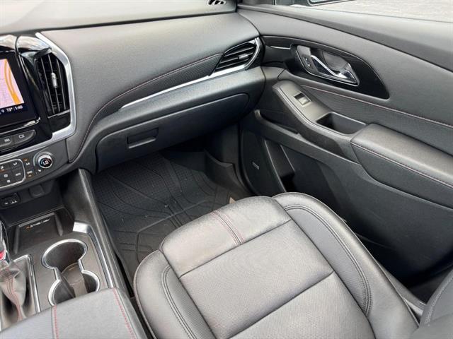 used 2022 Chevrolet Traverse car, priced at $29,701
