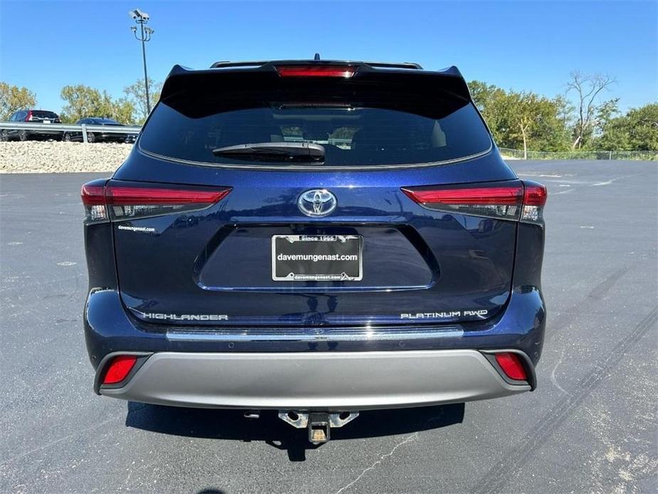 used 2021 Toyota Highlander car, priced at $41,499