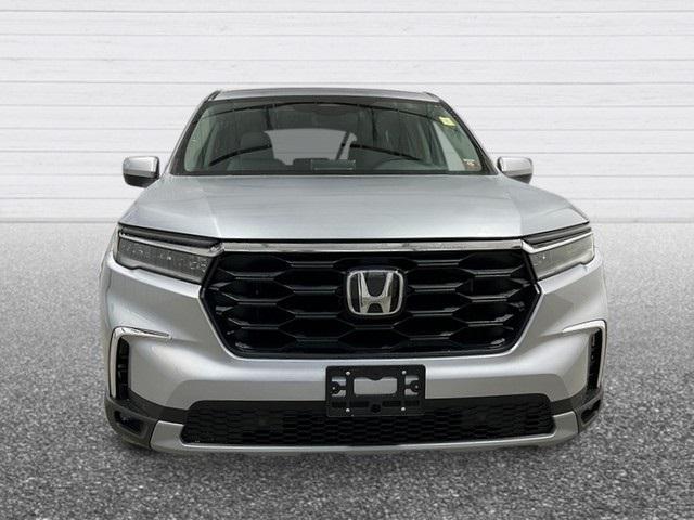 new 2025 Honda Pilot car, priced at $46,995